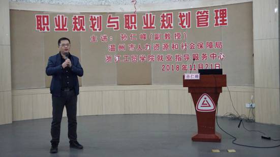 9e403426181f2927f7f835f1ed9930f