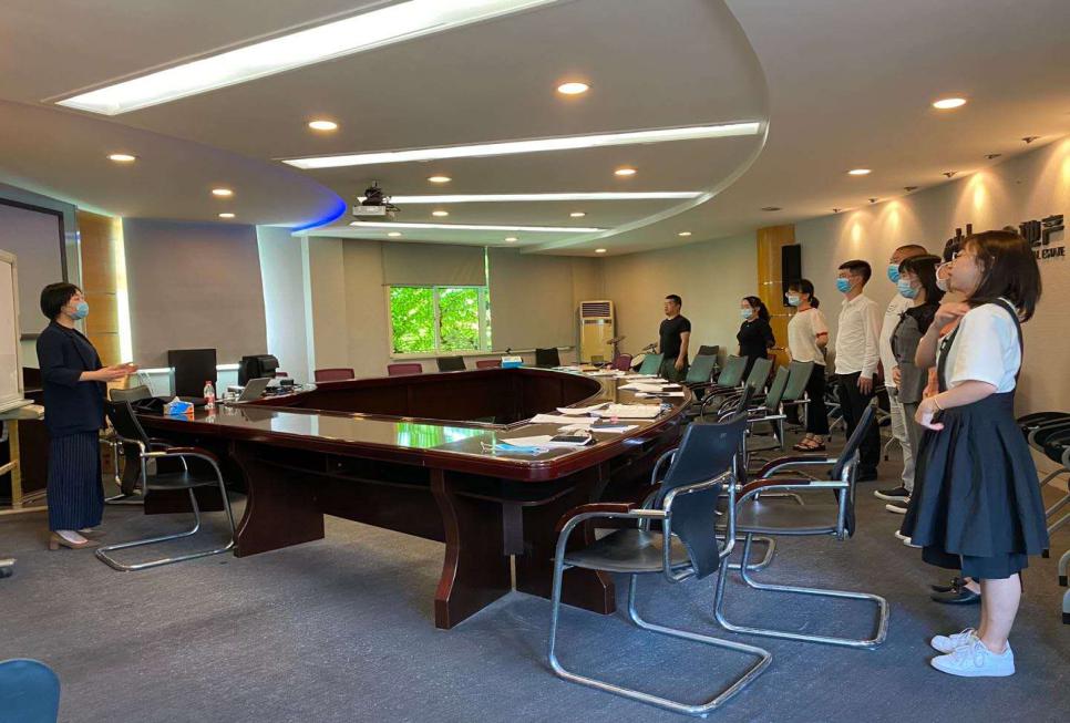 01f051bc13f2160b4406f518fffe8a1